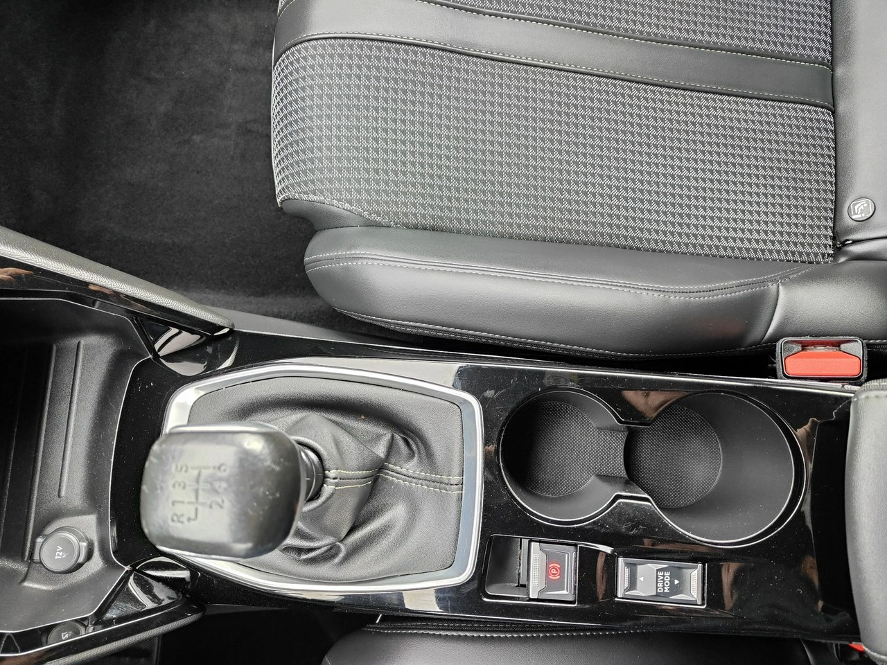 Peugeot 2008 - Zdjęcie 11