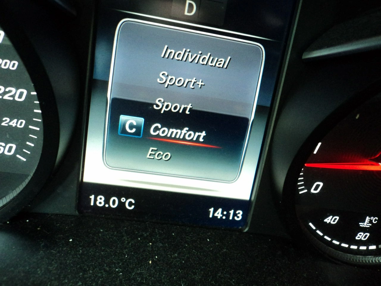 Mercedes GLC 250 - Zdjęcie 11