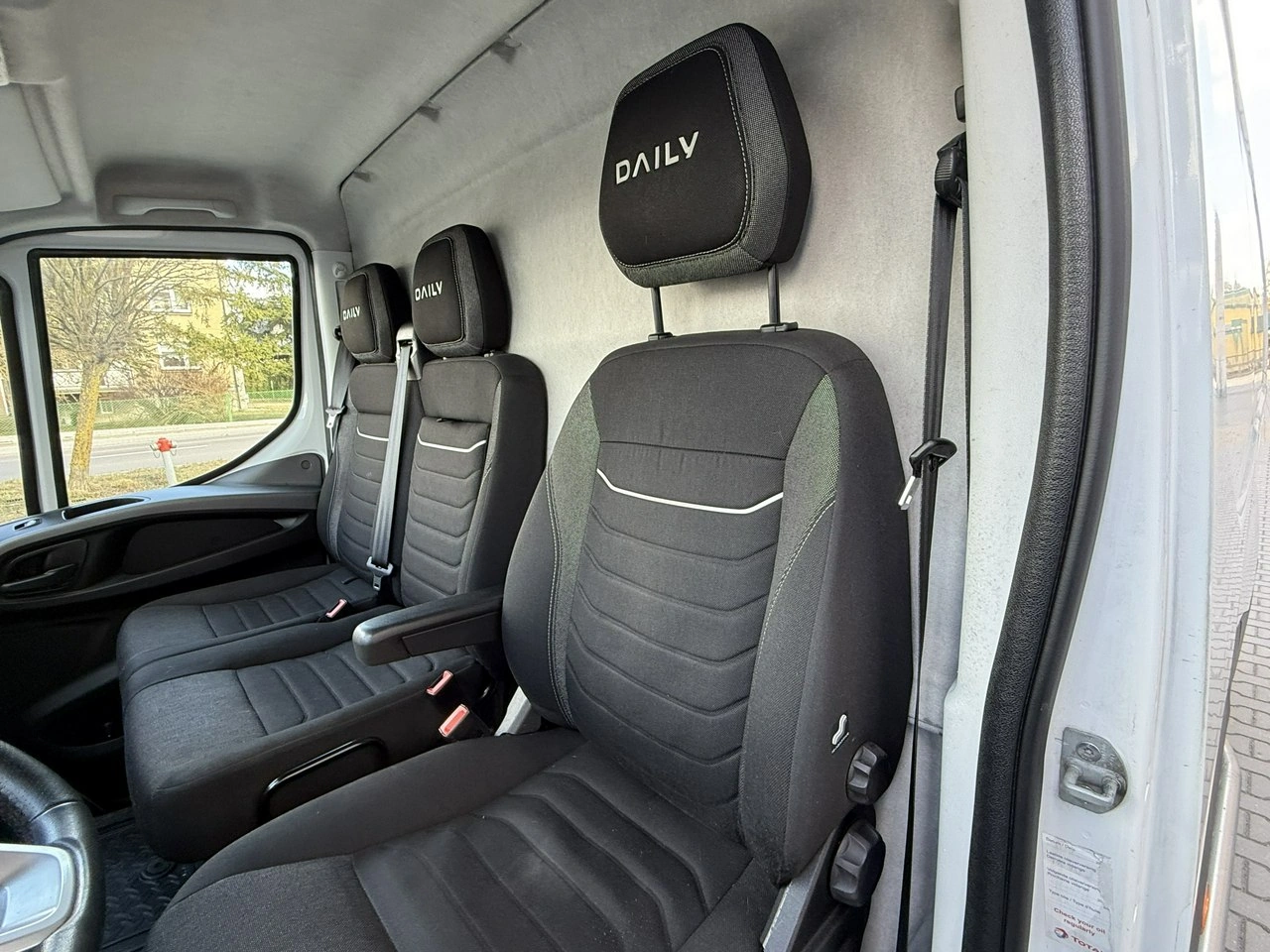 Iveco Daily 35S14 - Zdjęcie 17