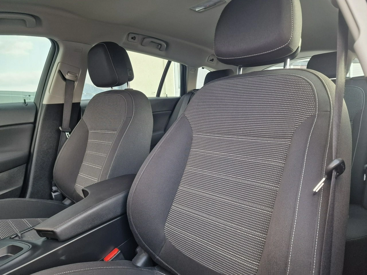 Opel Insignia - Zdjęcie 19