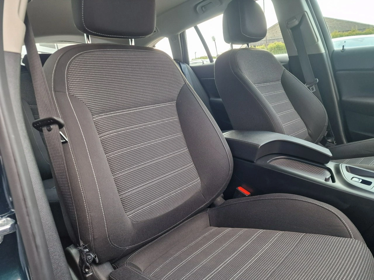 Opel Insignia - Zdjęcie 24