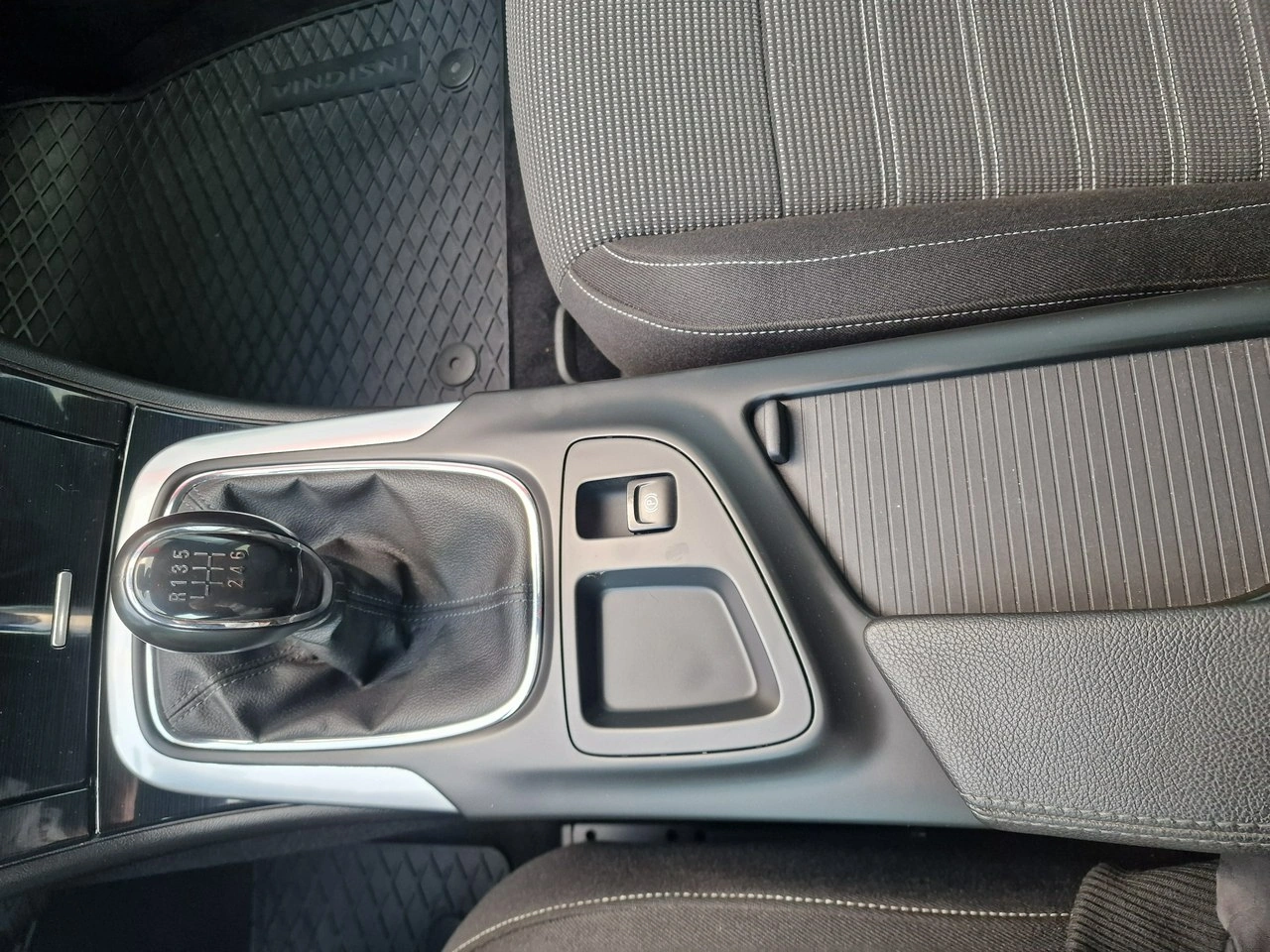 Opel Insignia - Zdjęcie 33