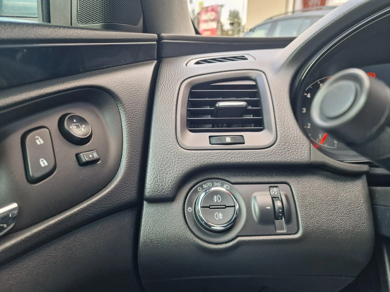 Opel Insignia - Zdjęcie 36