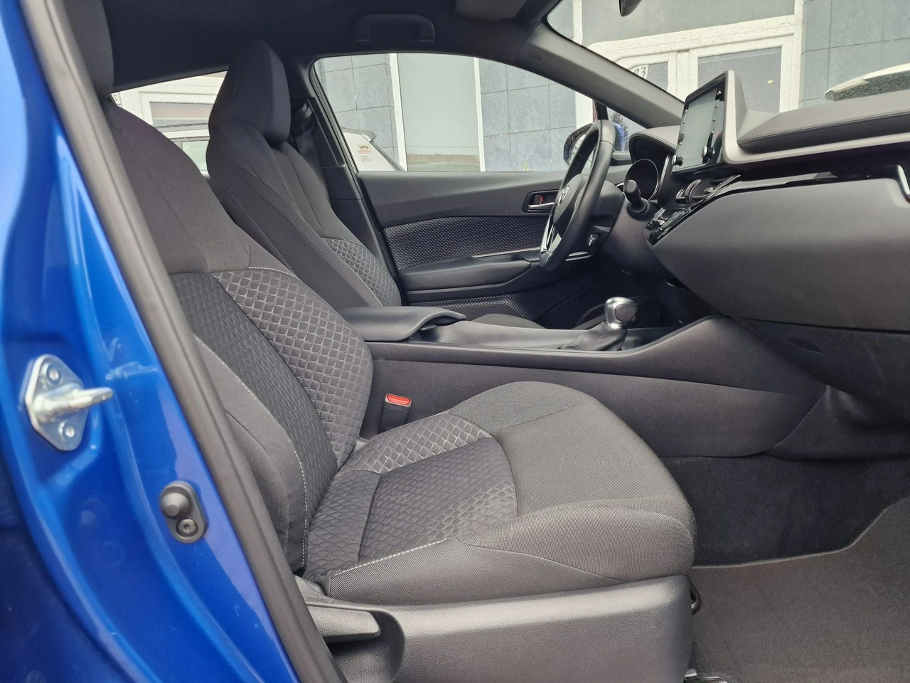 Toyota C-HR - Zdjęcie 23