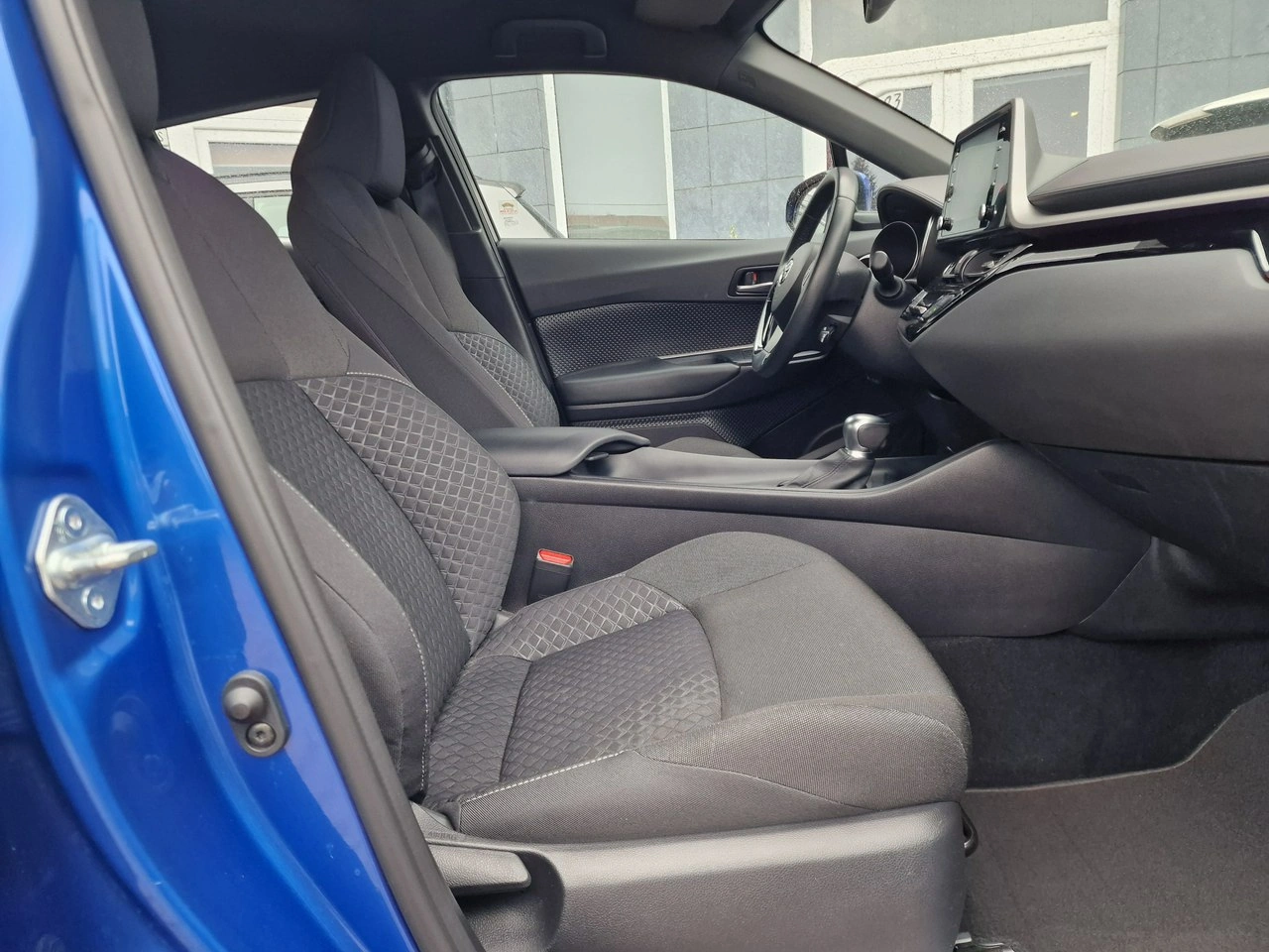 Toyota C-HR - Zdjęcie 22