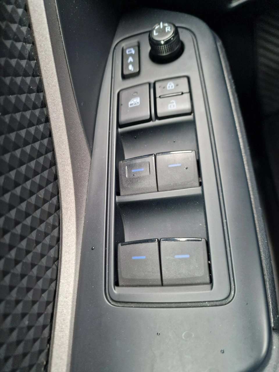 Toyota C-HR - Zdjęcie 33