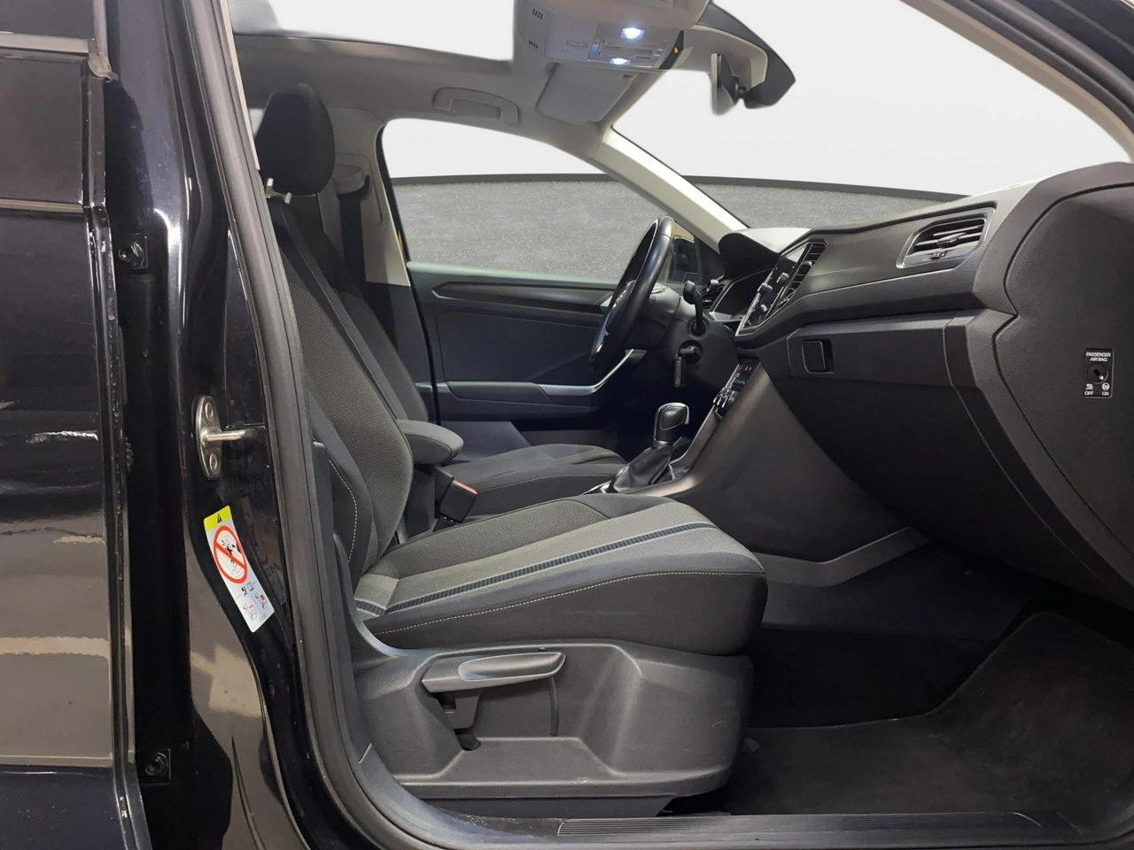 Volkswagen T-Roc - Zdjęcie 11