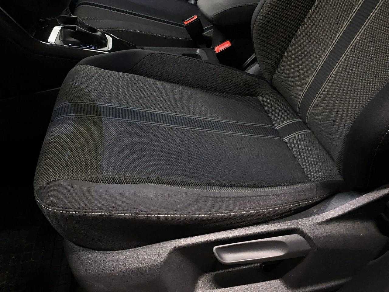 Volkswagen T-Roc - Zdjęcie 12