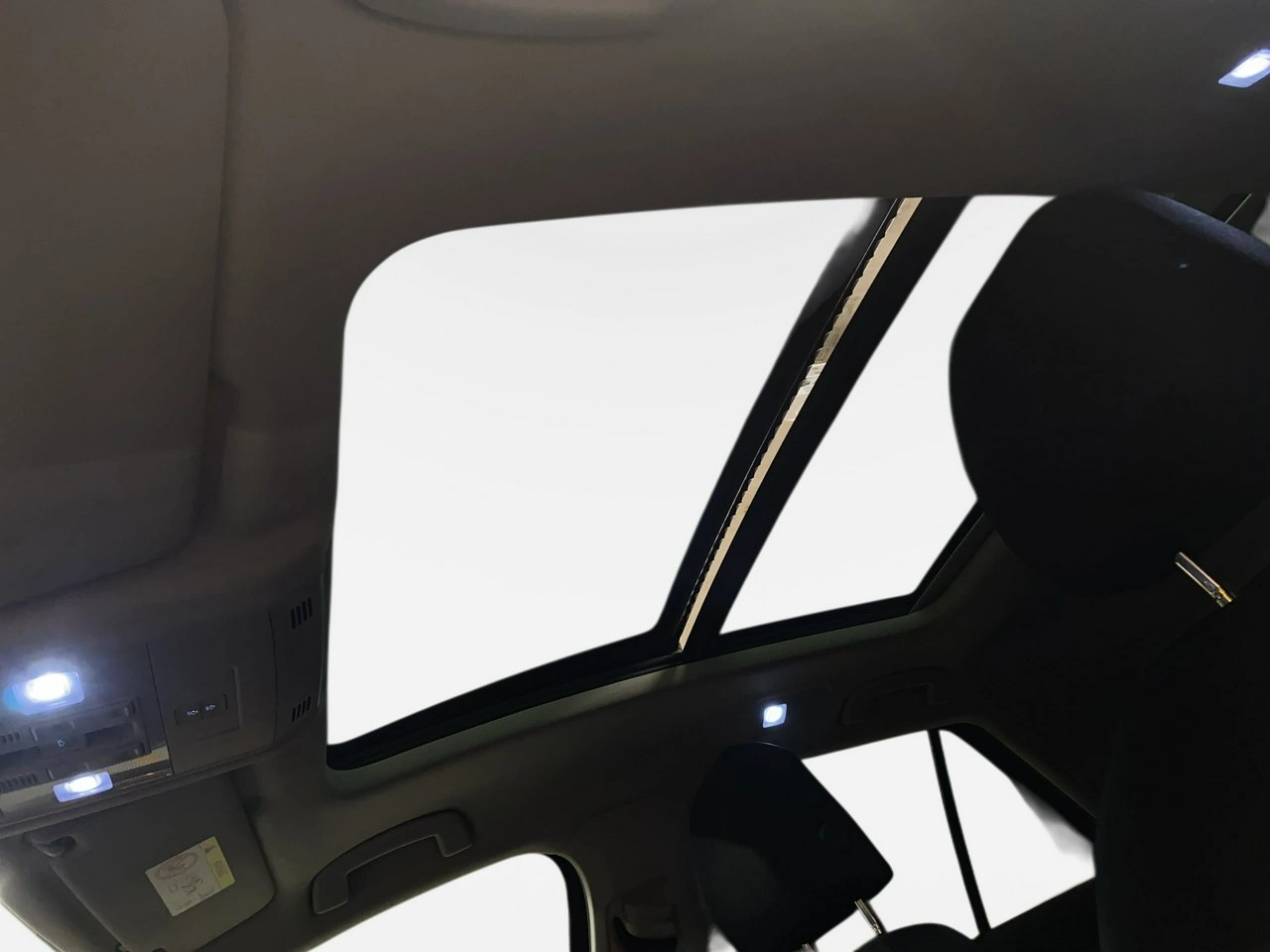 Volkswagen T-Roc - Zdjęcie 14