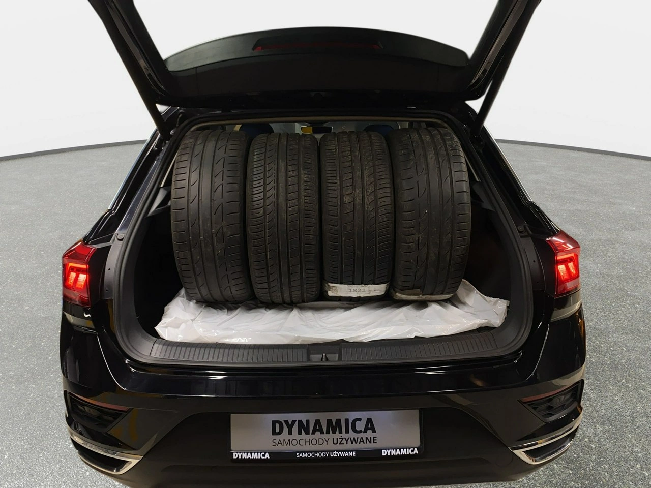 Volkswagen T-Roc - Zdjęcie 17