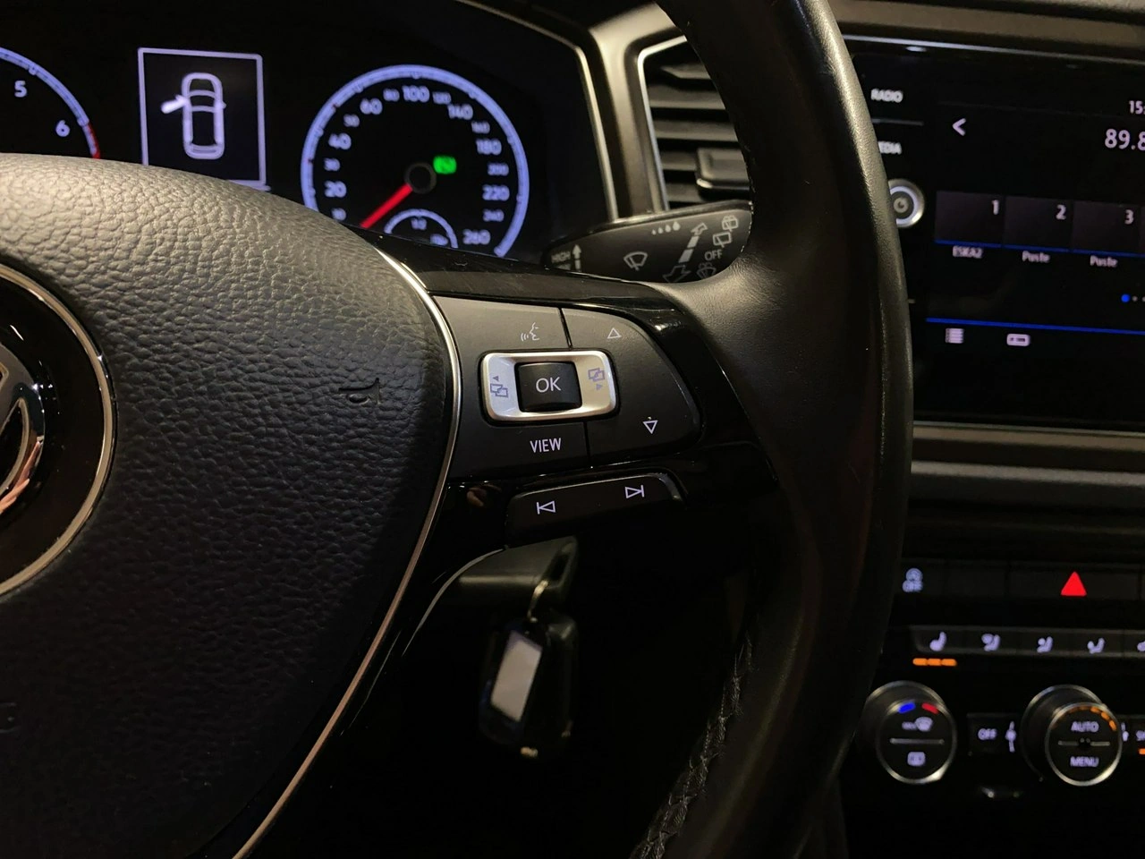 Volkswagen T-Roc - Zdjęcie 22