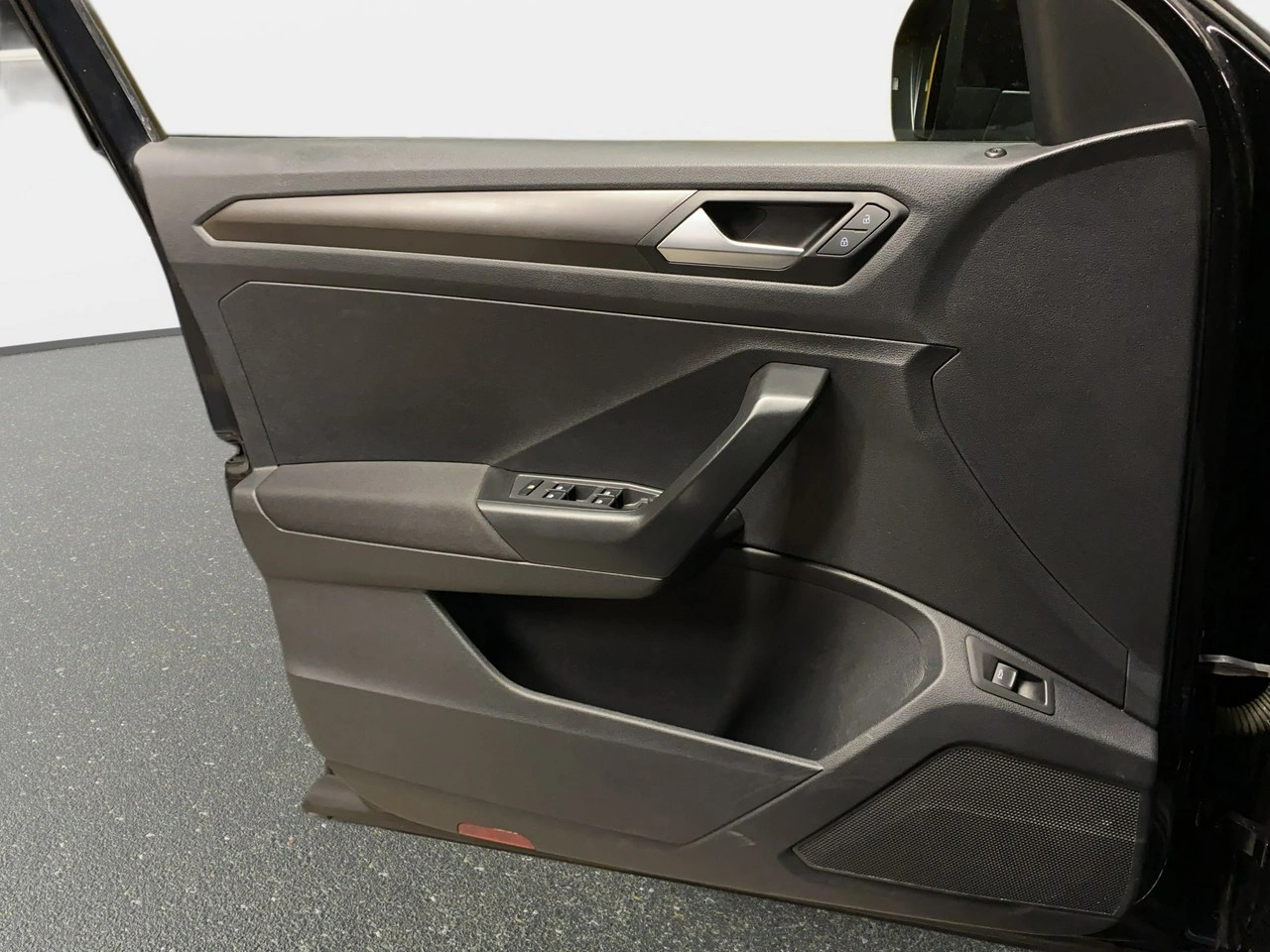 Volkswagen T-Roc - Zdjęcie 36