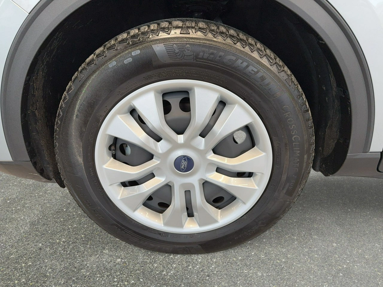 Ford Kuga - Zdjęcie 9