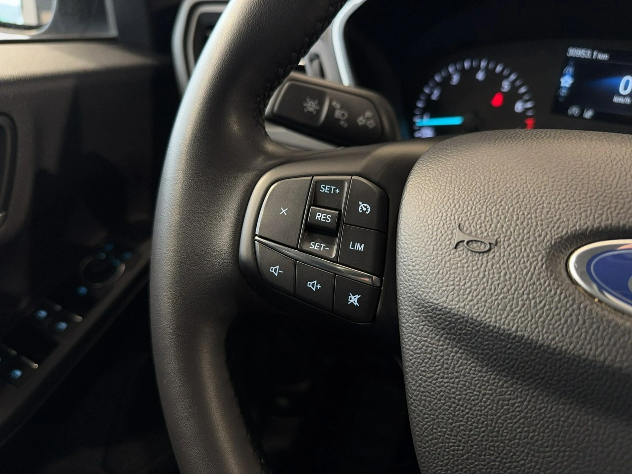 Ford Kuga - Zdjęcie 16