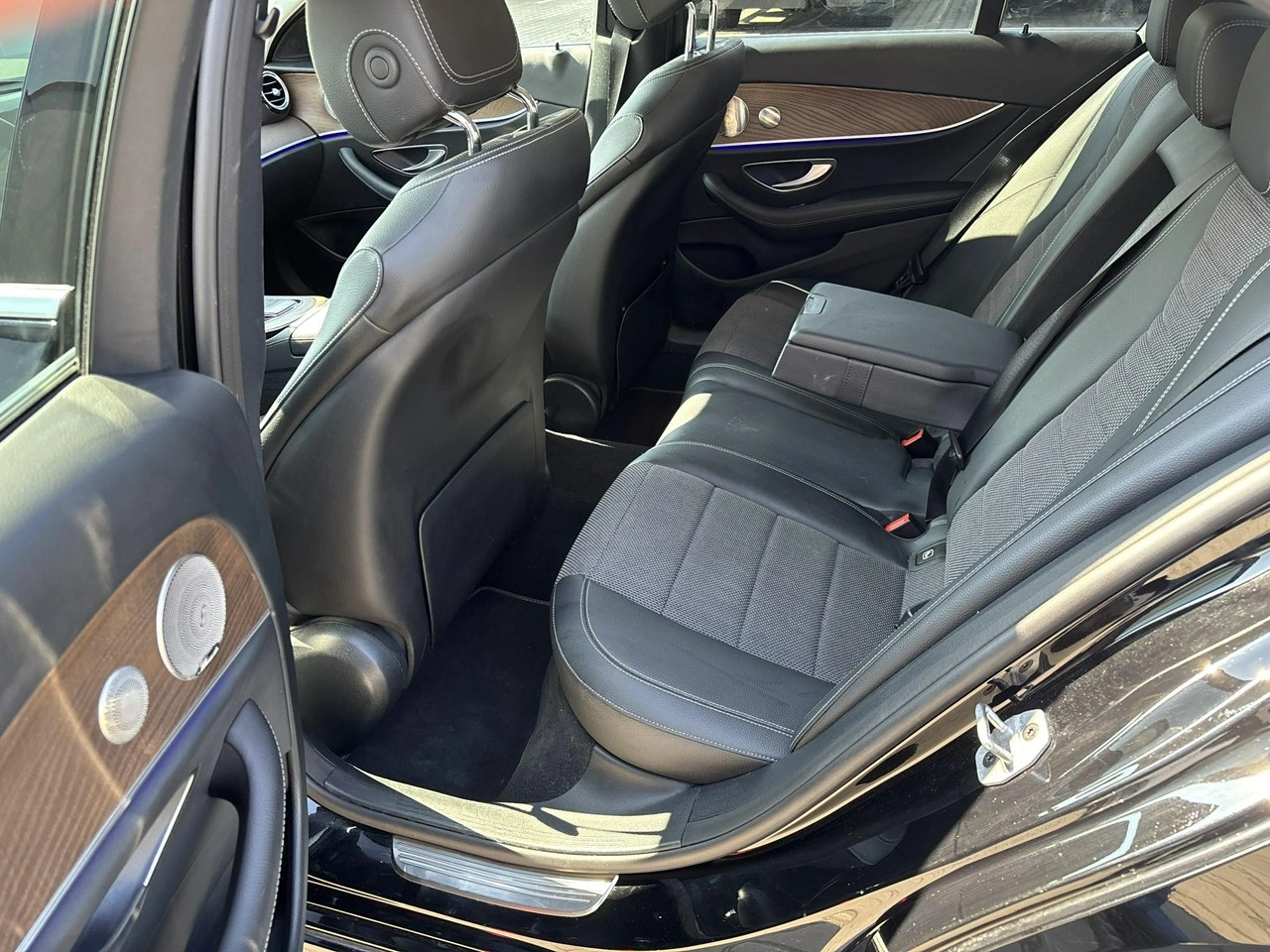 Mercedes E 220 - Zdjęcie 11