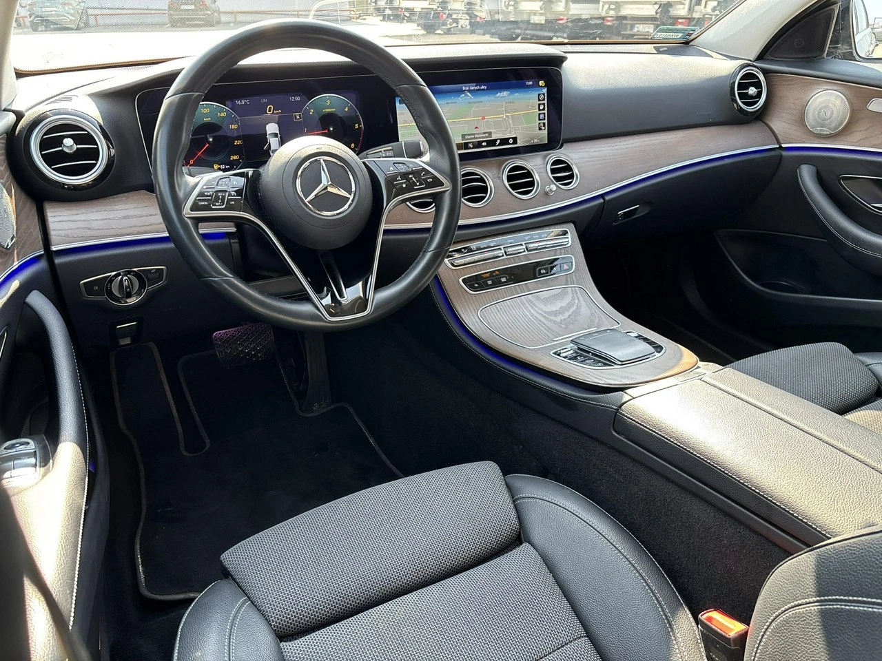 Mercedes E 220 - Zdjęcie 12