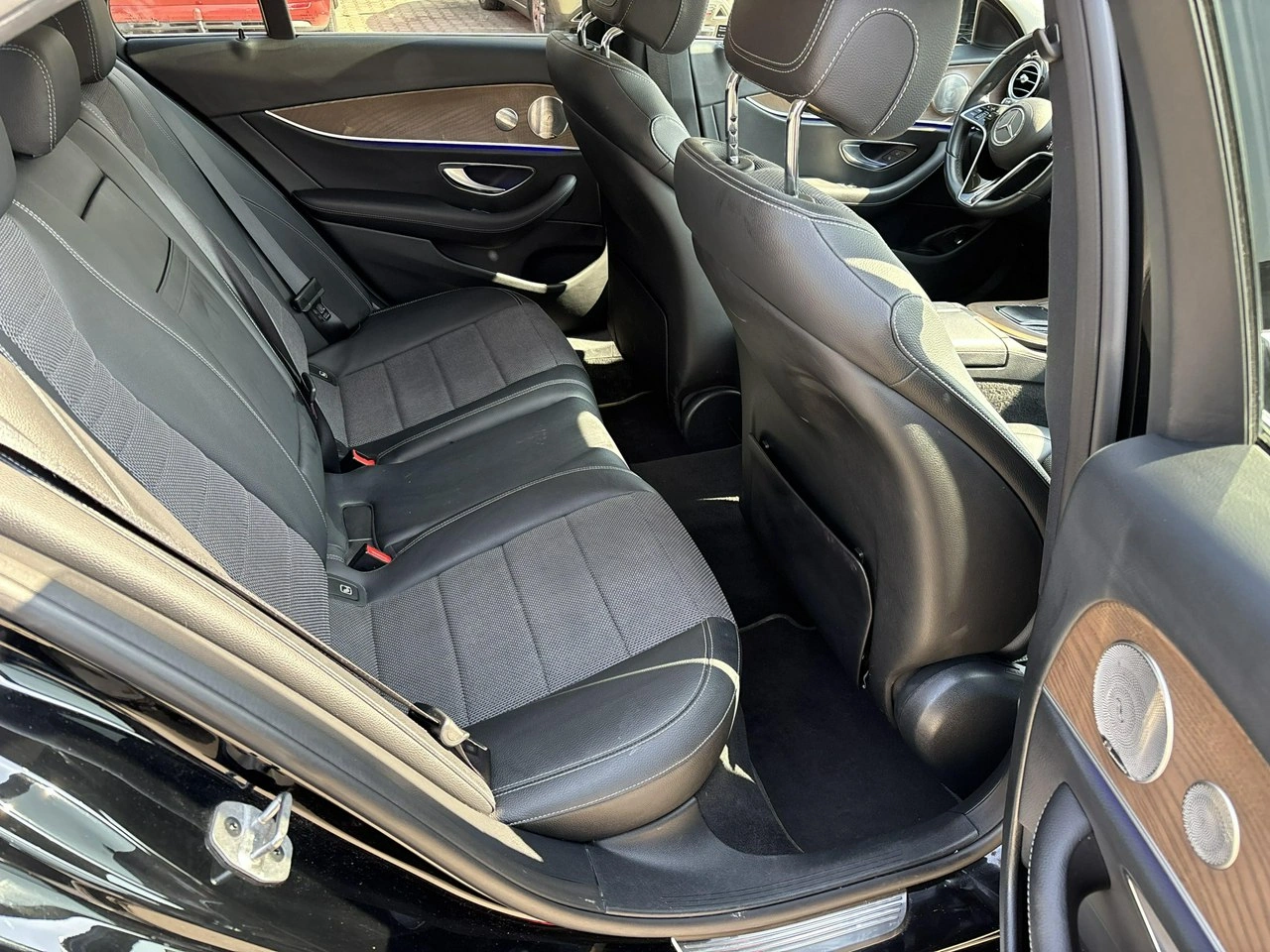 Mercedes E 220 - Zdjęcie 15