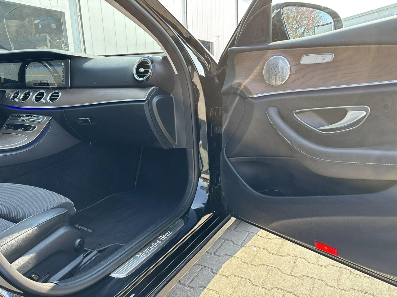 Mercedes E 220 - Zdjęcie 17