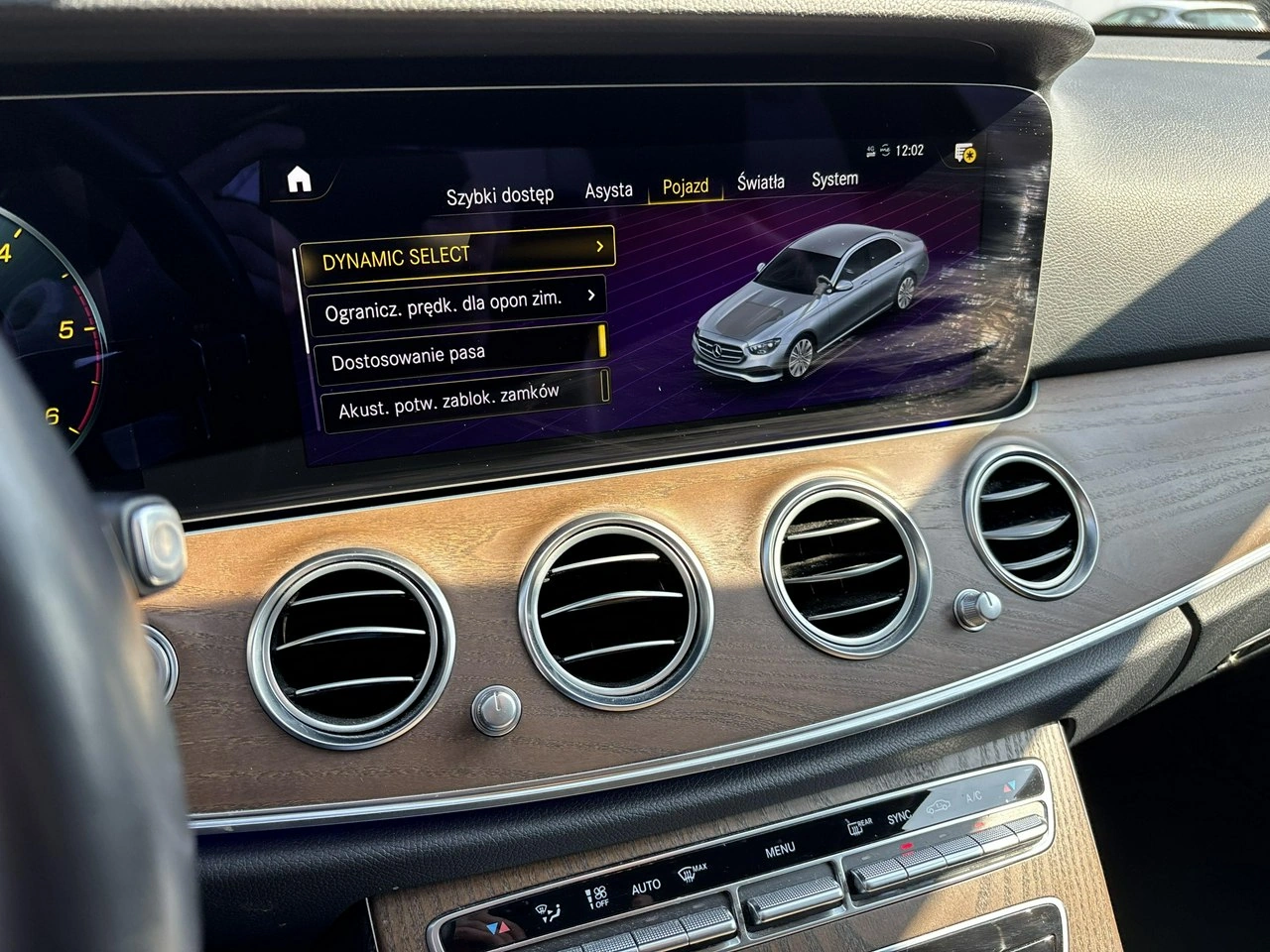 Mercedes E 220 - Zdjęcie 23