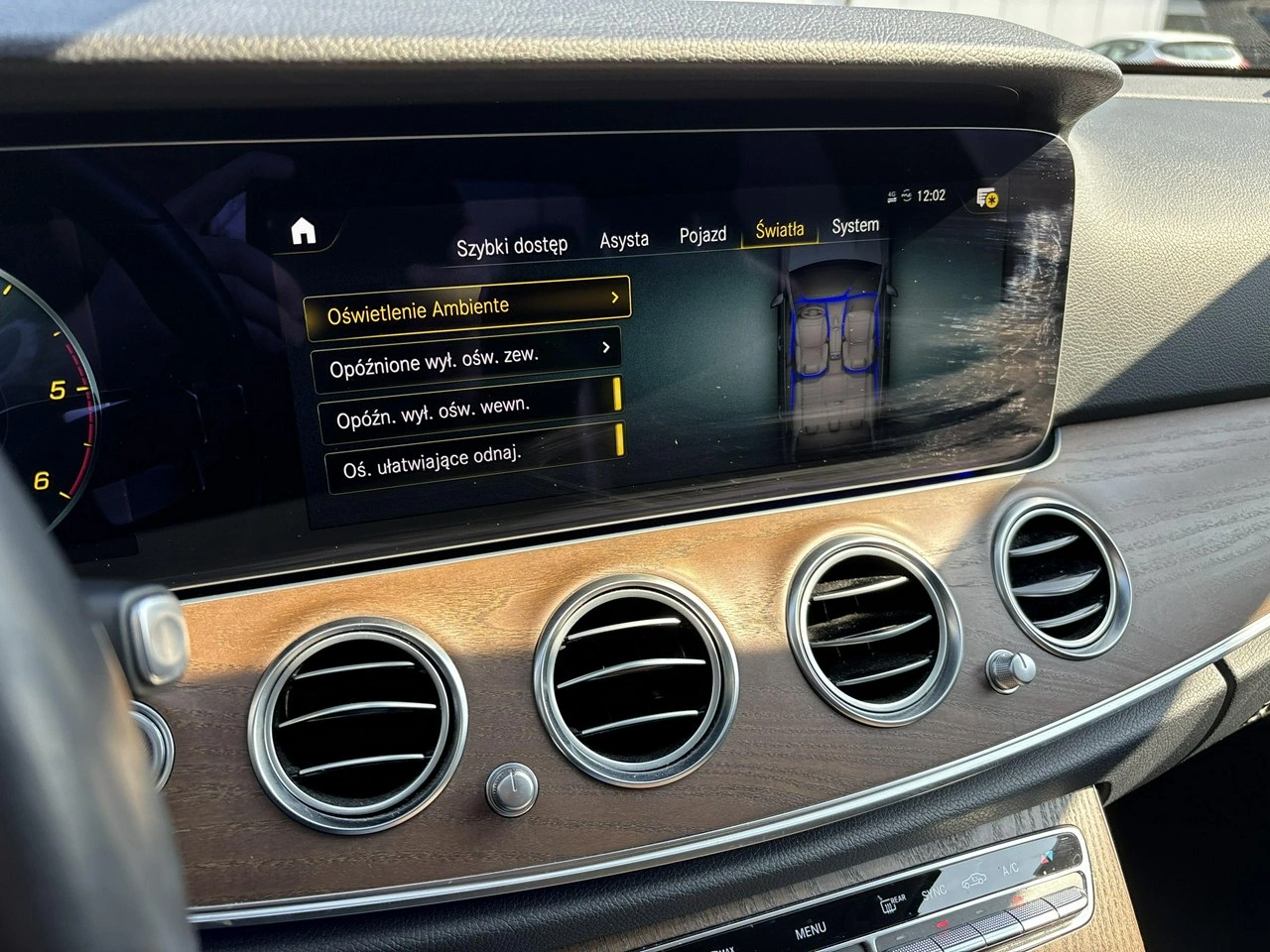 Mercedes E 220 - Zdjęcie 24