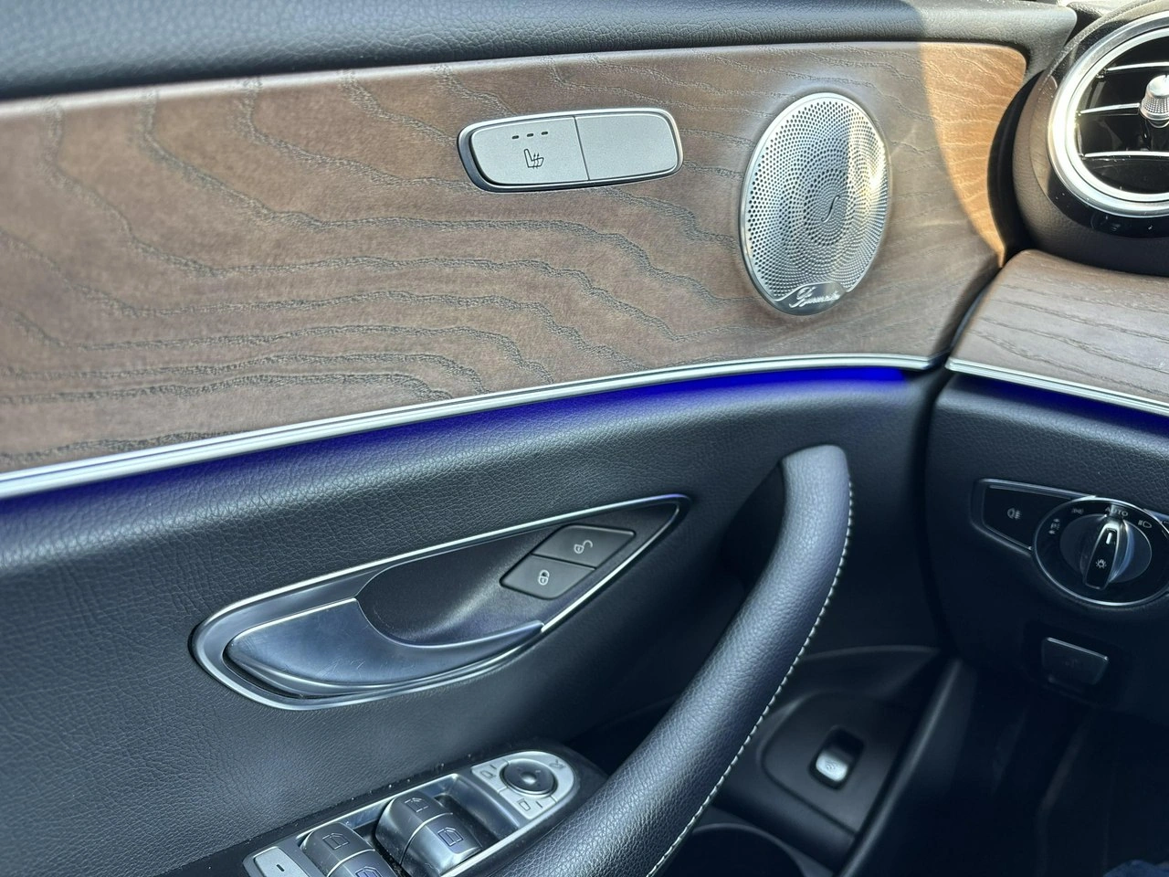 Mercedes E 220 - Zdjęcie 26