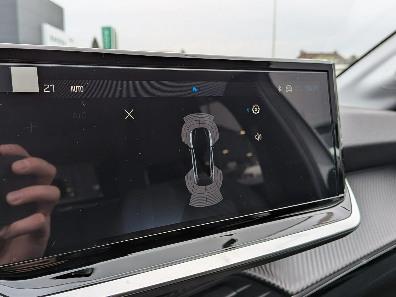 Peugeot 208 - Zdjęcie 17