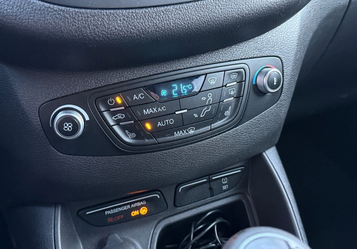 Ford Tourneo Courier - Zdjęcie 25