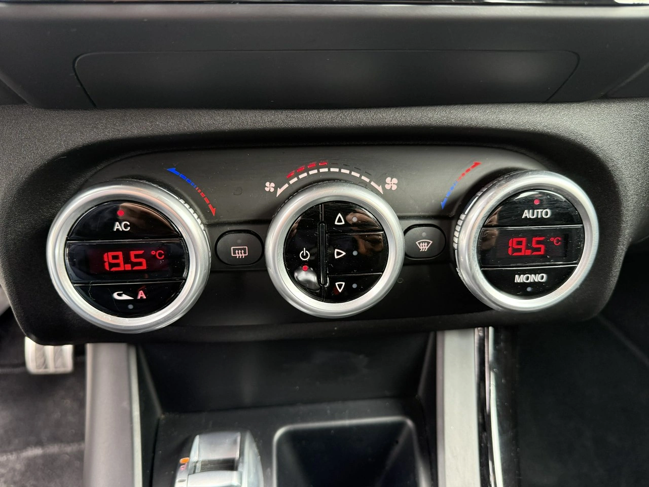 Alfa Romeo Giulietta - Zdjęcie 24