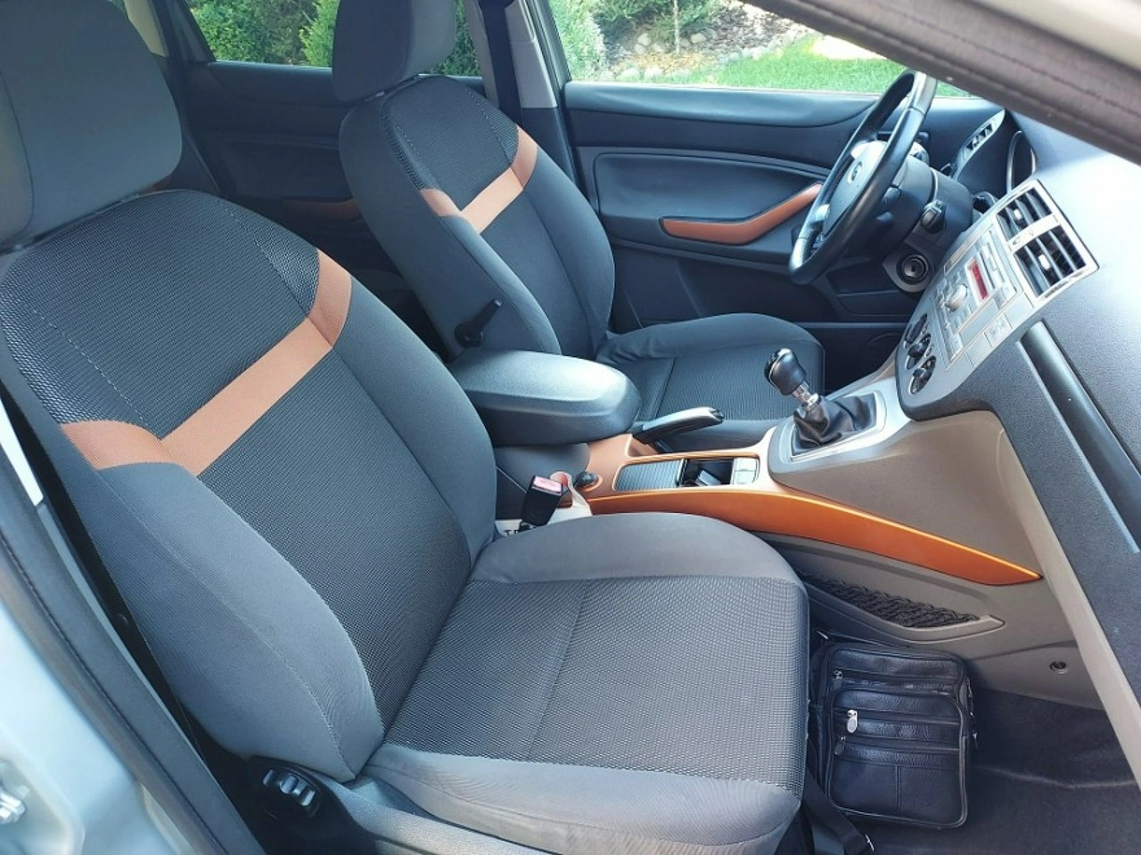 Ford Kuga - Zdjęcie 15