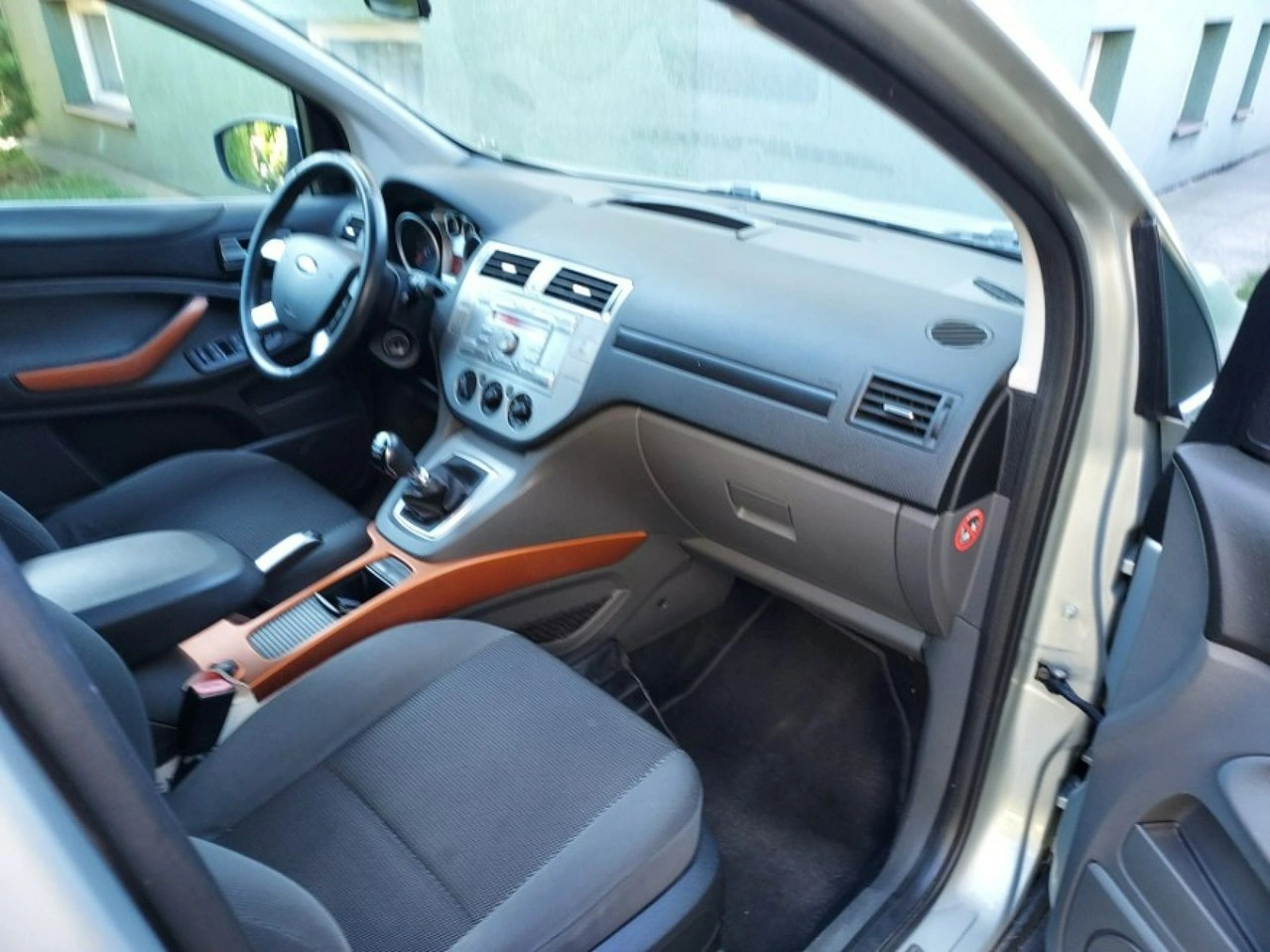 Ford Kuga - Zdjęcie 17