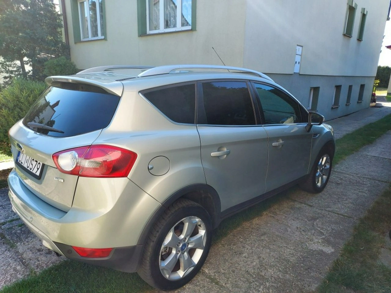 Ford Kuga - Zdjęcie 4
