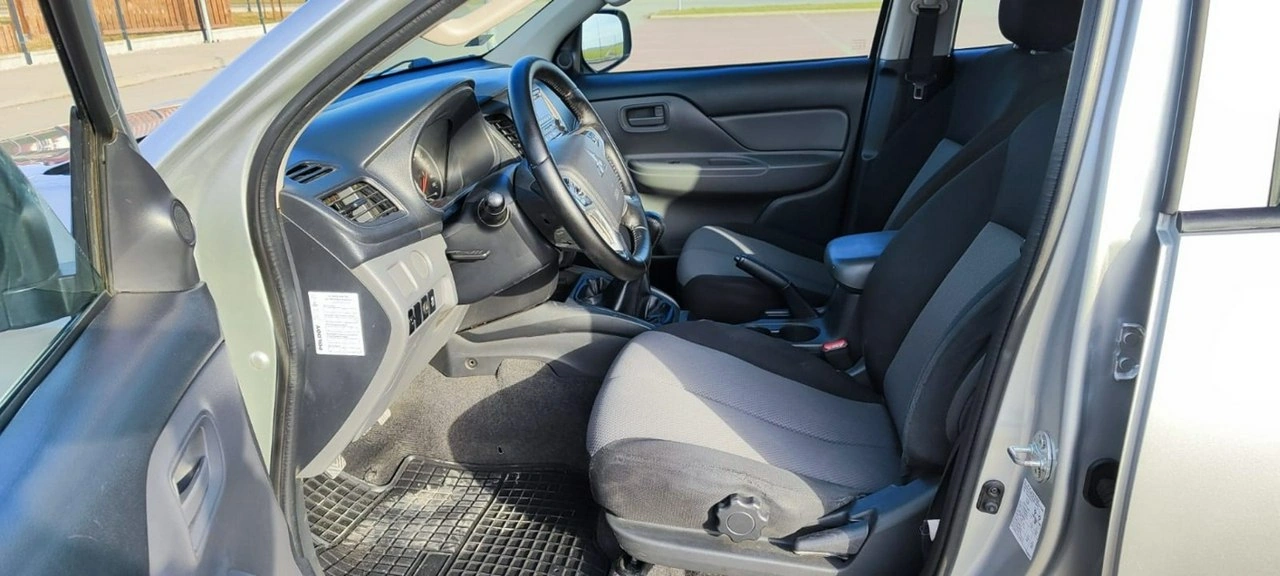 Mitsubishi L200 - Zdjęcie 11