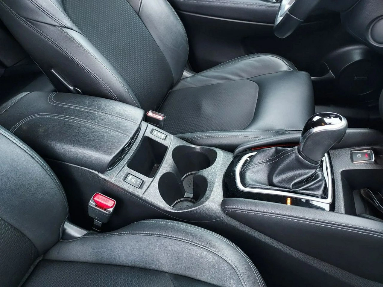 Nissan Qashqai - Zdjęcie 16