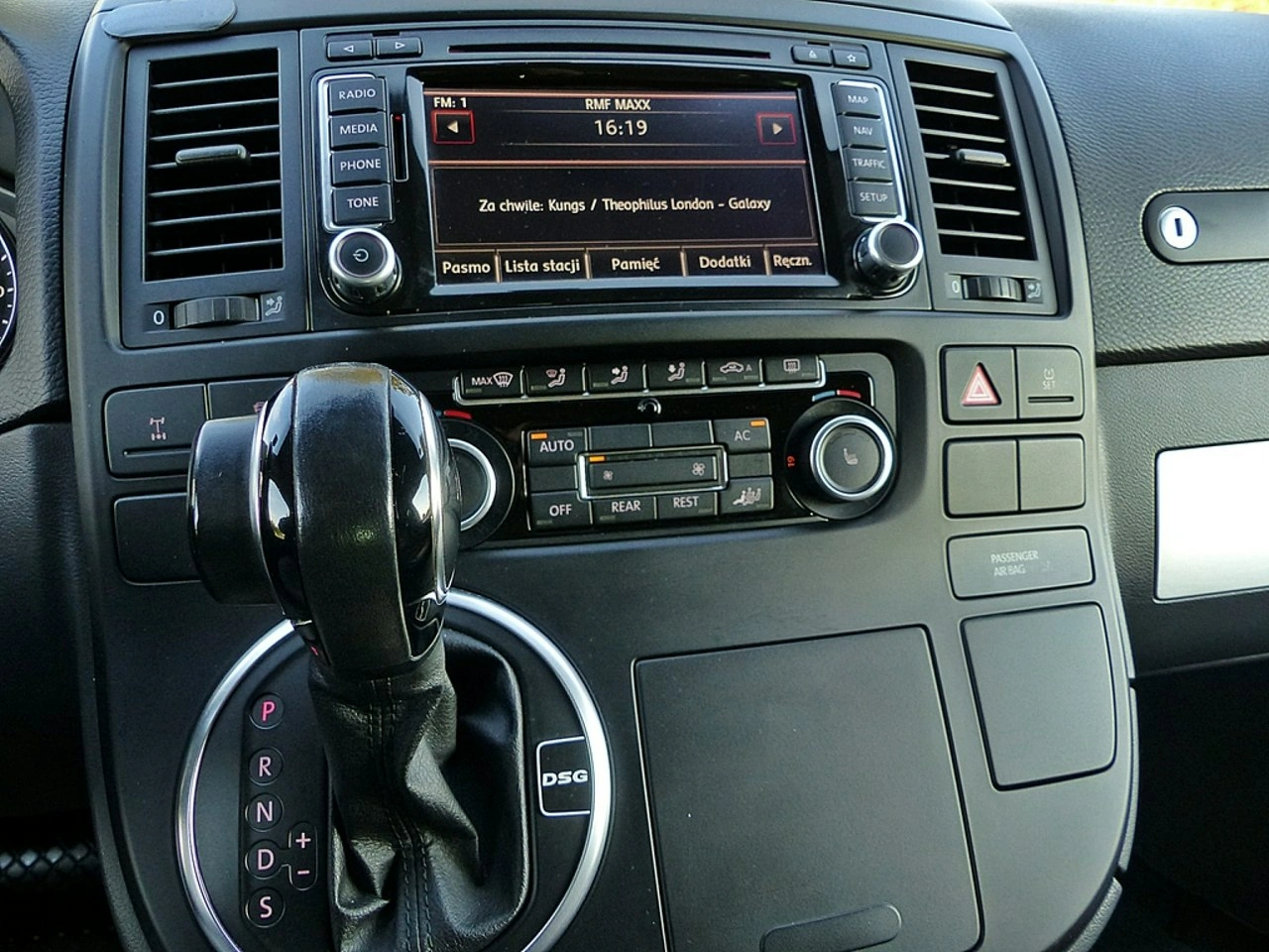 Volkswagen Multivan - Zdjęcie 32