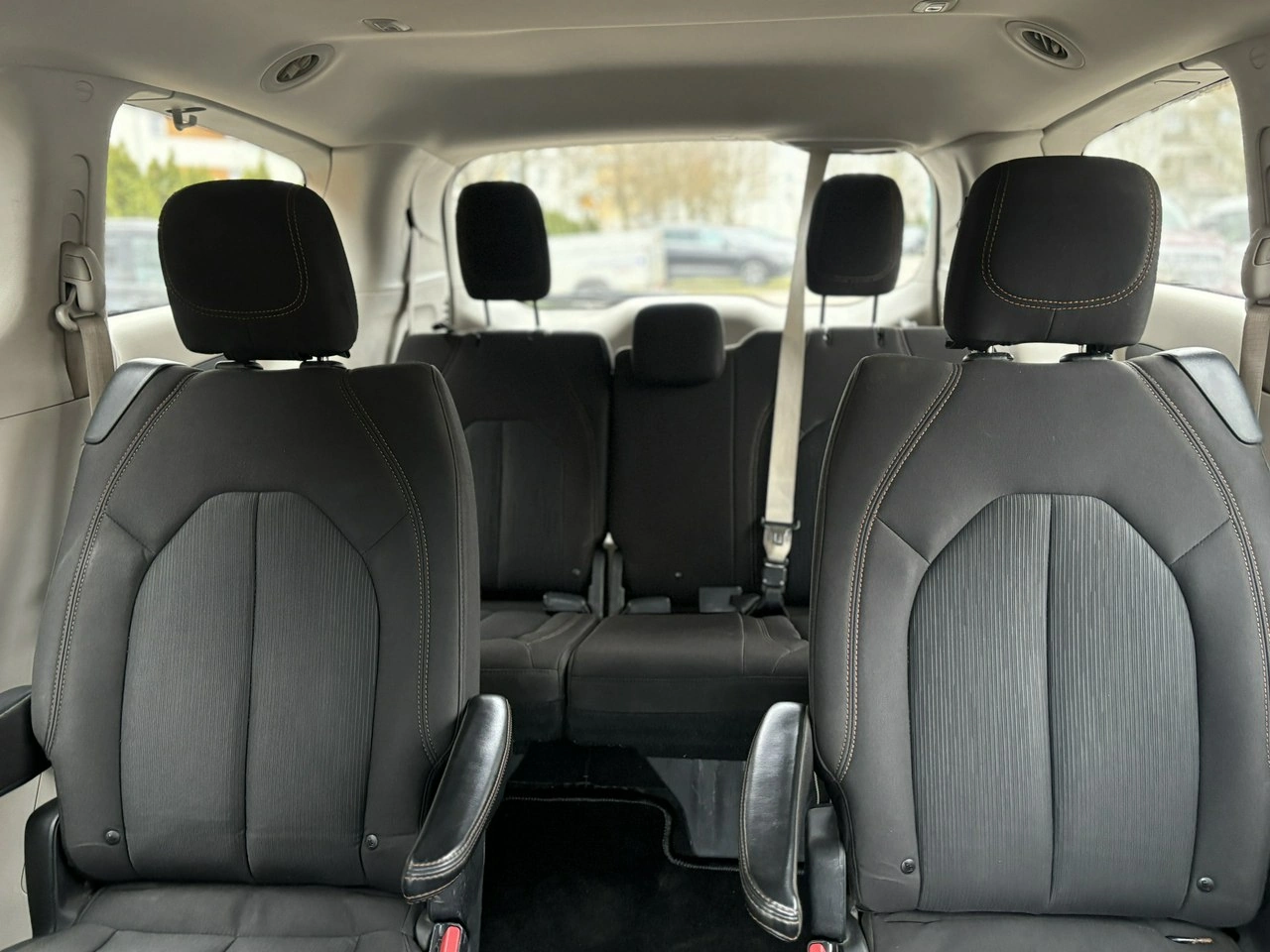 Chrysler Pacifica - Zdjęcie 9