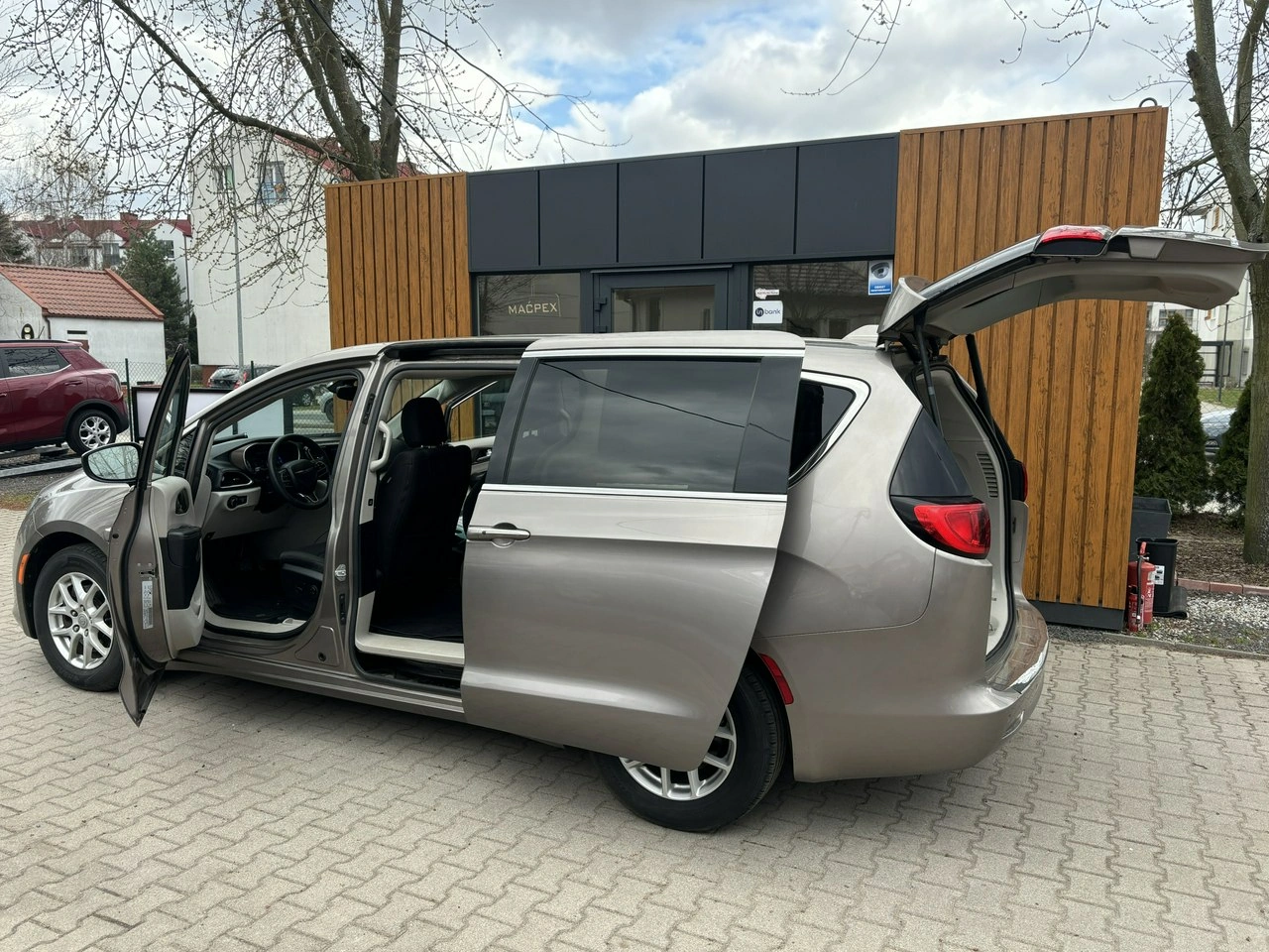 Chrysler Pacifica - Zdjęcie 15