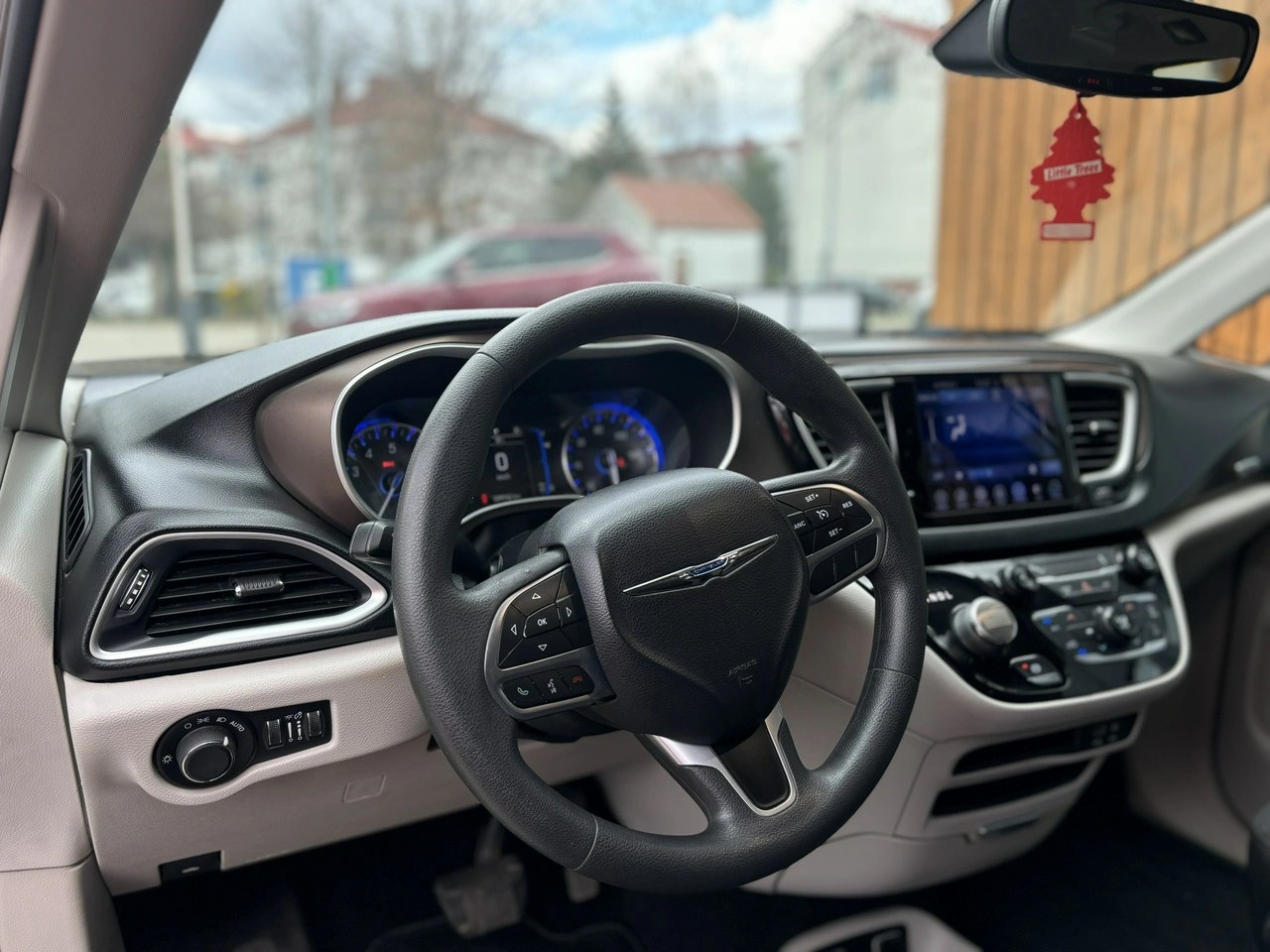 Chrysler Pacifica - Zdjęcie 5