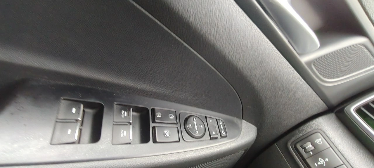 Hyundai Tucson - Zdjęcie 16