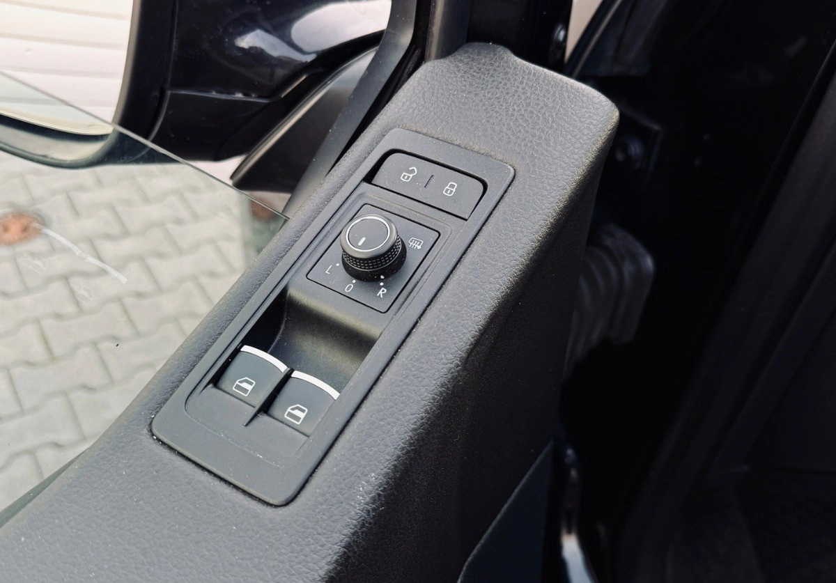 Volkswagen Multivan - Zdjęcie 25