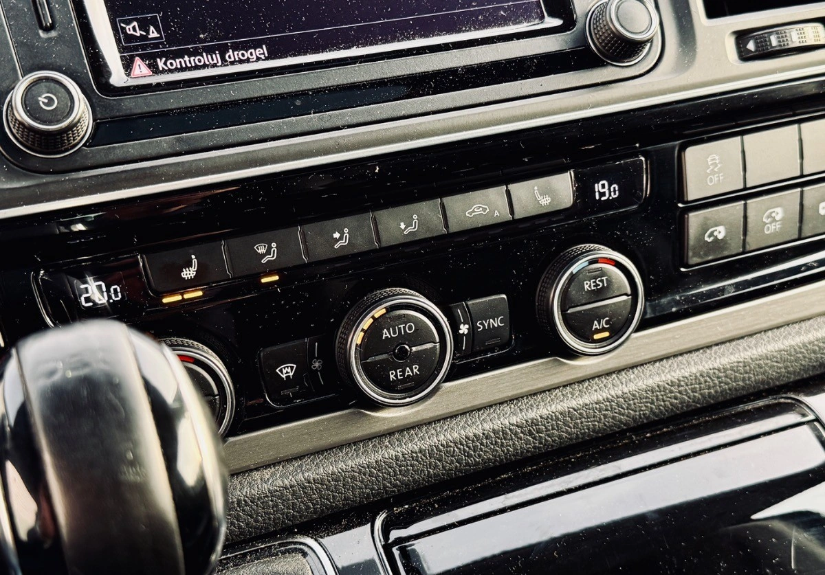 Volkswagen Multivan - Zdjęcie 31