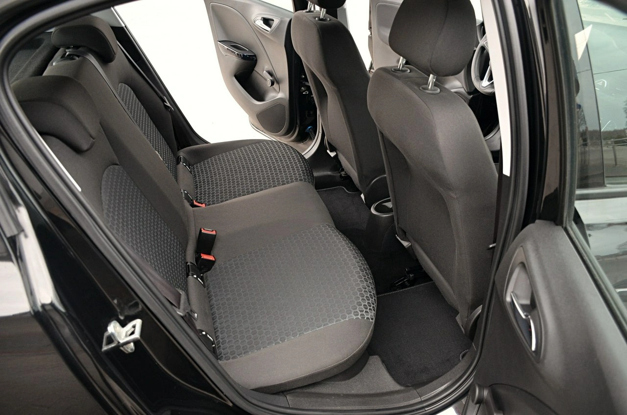 Opel Corsa - Zdjęcie 17