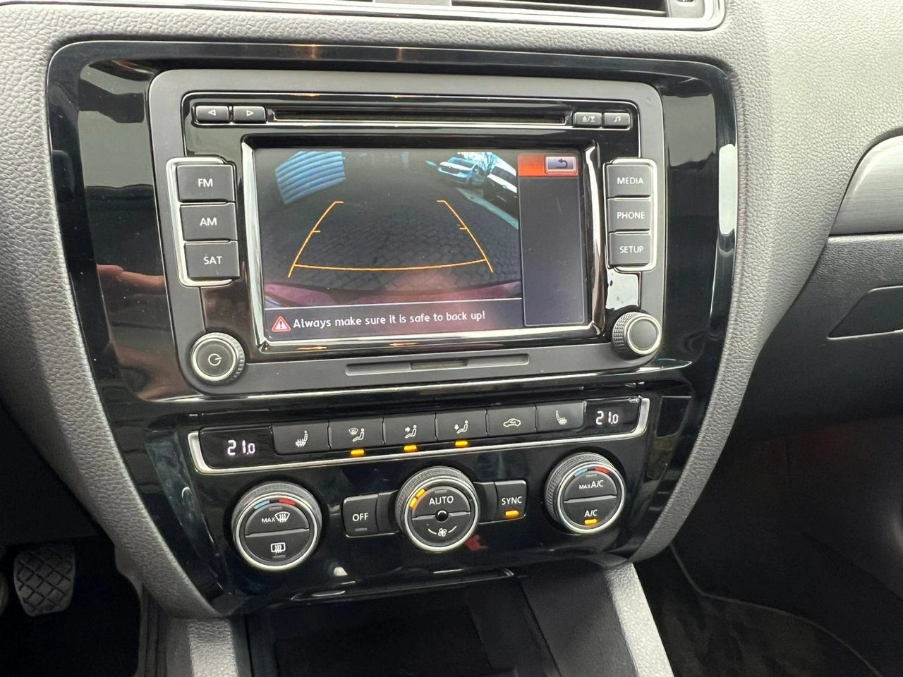 Volkswagen Jetta - Zdjęcie 12