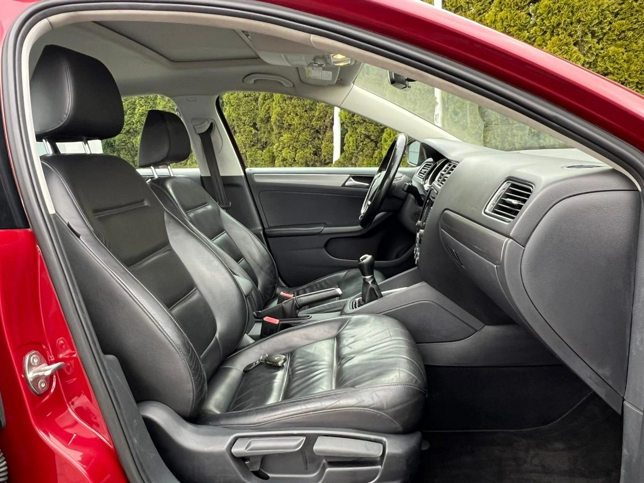 Volkswagen Jetta - Zdjęcie 17