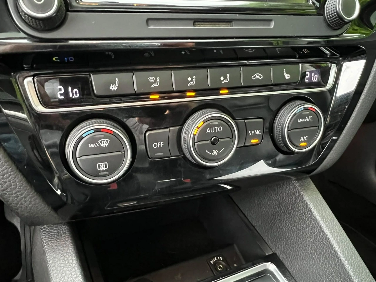 Volkswagen Jetta - Zdjęcie 20