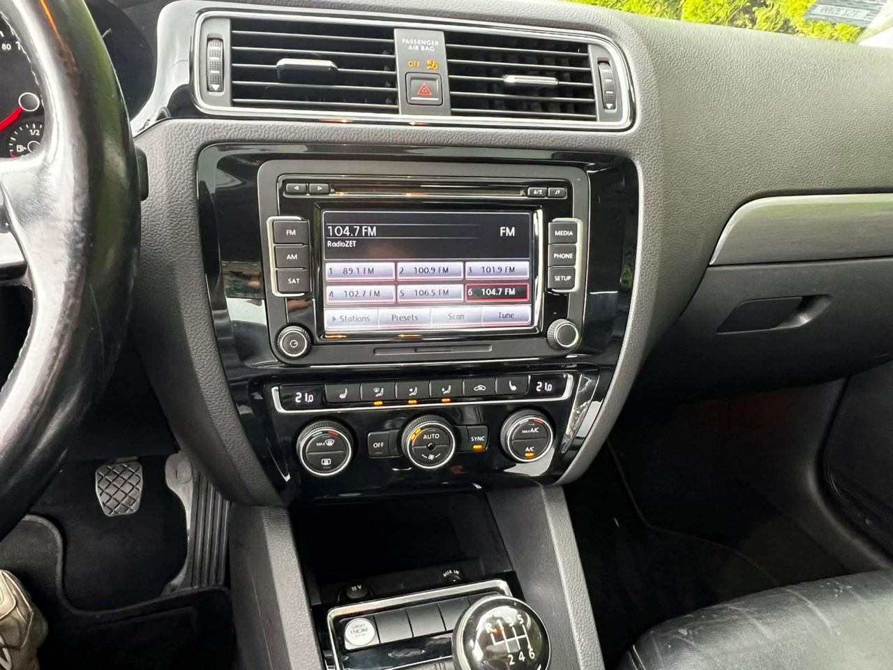 Volkswagen Jetta - Zdjęcie 21