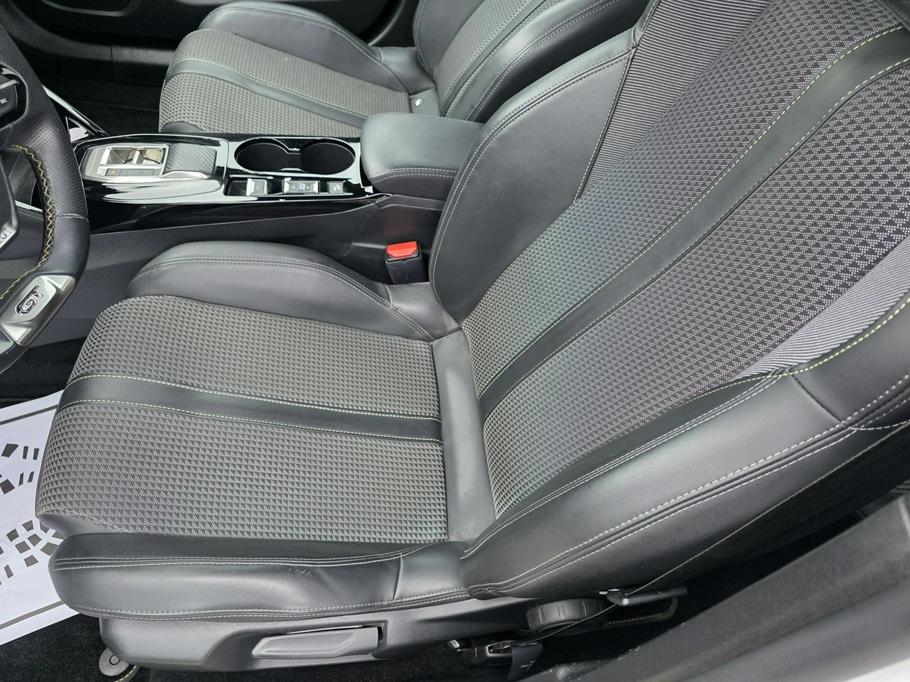 Peugeot 2008 - Zdjęcie 28