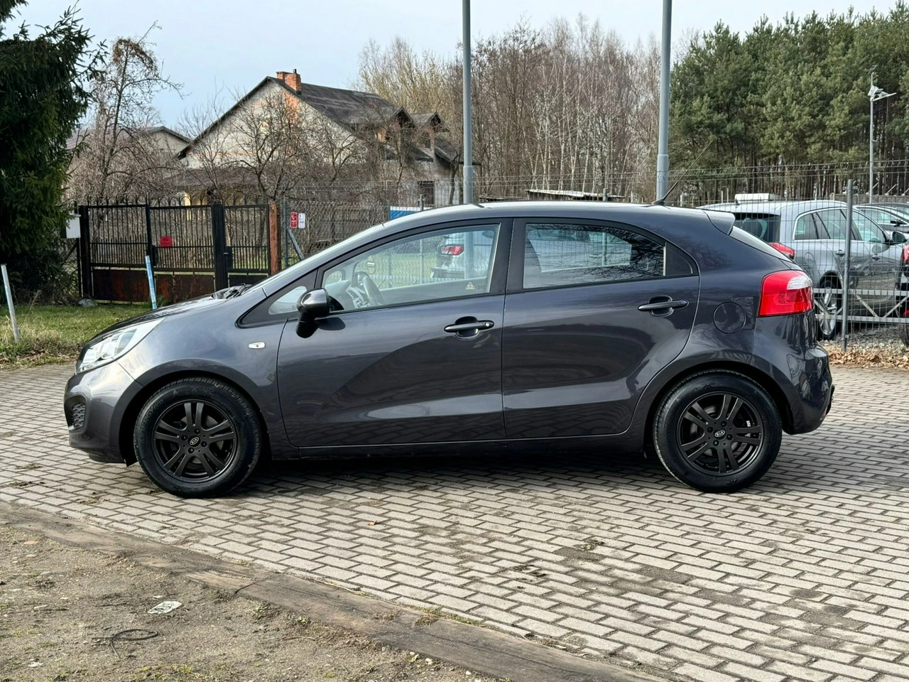 Kia Rio - Zdjęcie 9