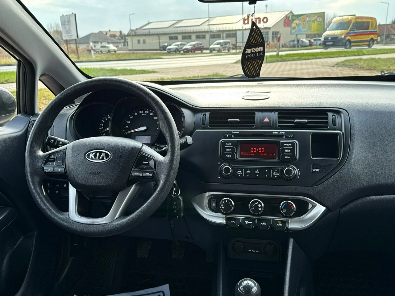 Kia Rio - Zdjęcie 17