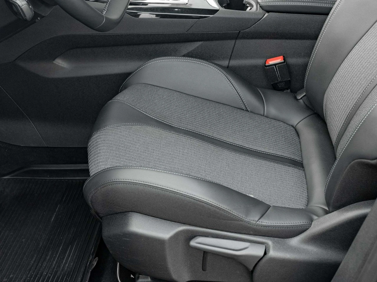 Peugeot 3008 - Zdjęcie 12