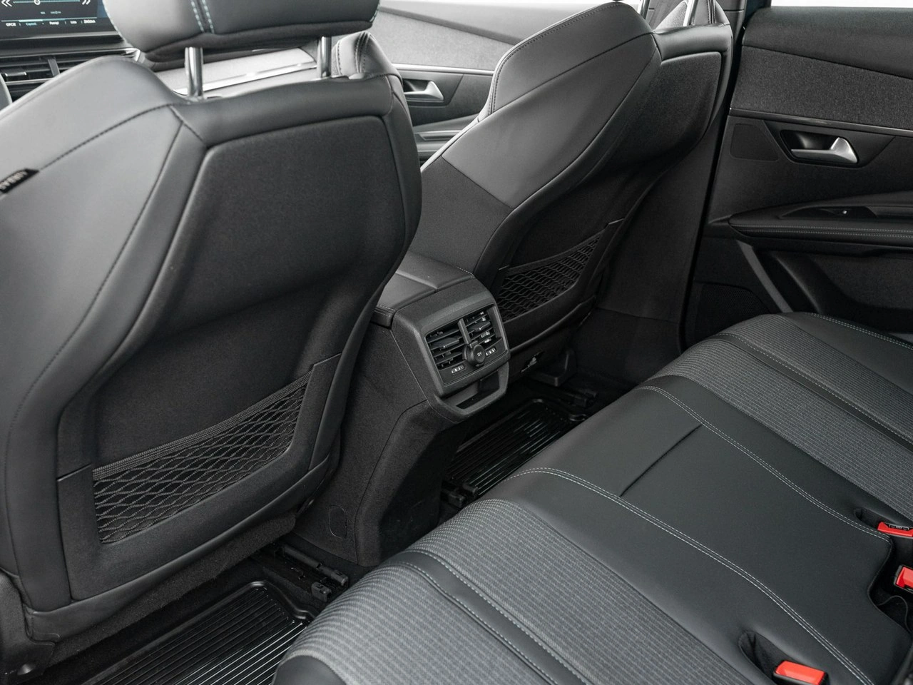 Peugeot 3008 - Zdjęcie 28